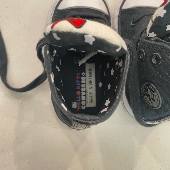 Hello kitty x converse black high top sneakers size 4 like new - Picture 6 of 7